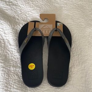 NWT reef black flip flops